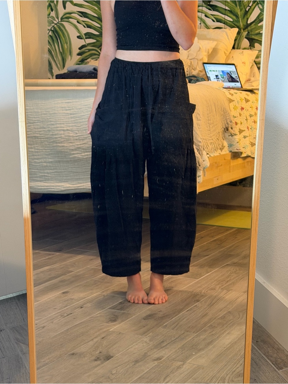 Black Wide-Leg Crop Pants